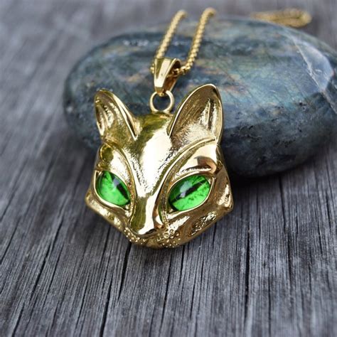 Scaredy cat amulet necklace